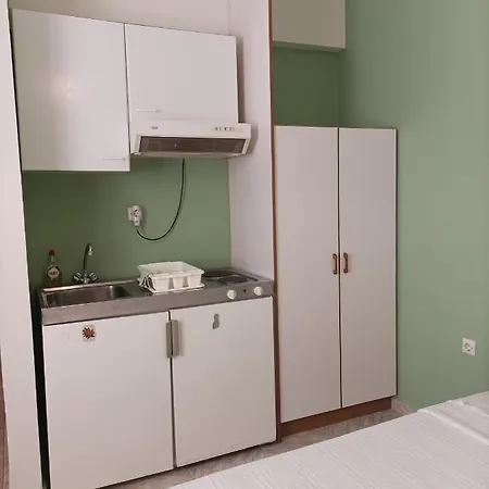 Stella Ликсури