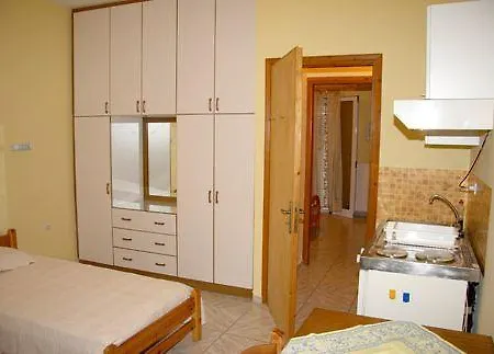 Stella Ликсури